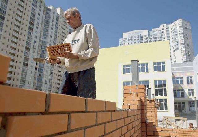 Цены кирпичом. Почему с покупкой недвижимости сейчас лучше не спешить