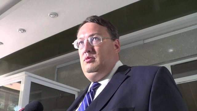 Антон Геращенко: внештатный глашатай, риелтор и перспективный контрабандист