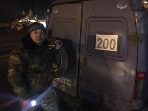 Волонтер Роман Синіцин розповів про щоденний подвиг звичайного водія Слави (фото)