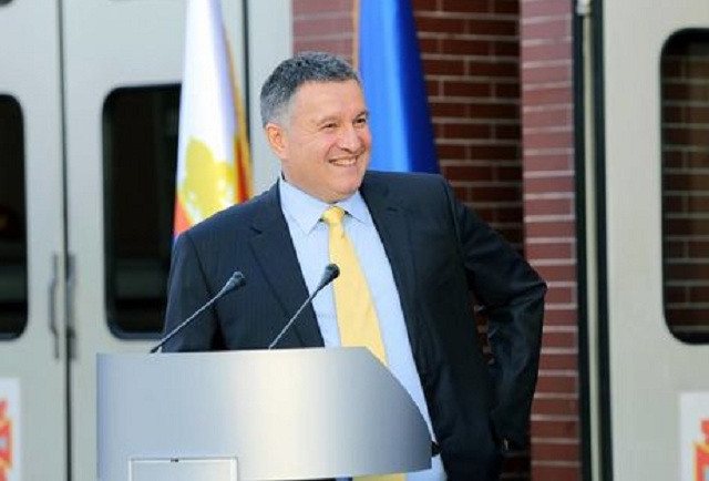 Аваков предложил сдавать Артеменко в аренду "политическим пионерам пиндостана"