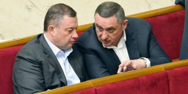 Міністр інфраструктури закликав зняти депутатську недоторканність з братів Дубневичів