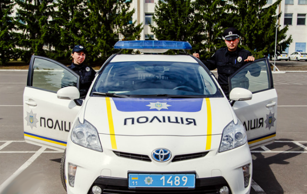 В Киеве посреди улицы неизвестные украли у водителя миллион гривен