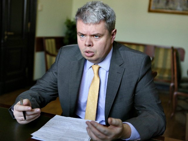 НБУ лякає проблемами на валютному ринку через блокаду Донбасу