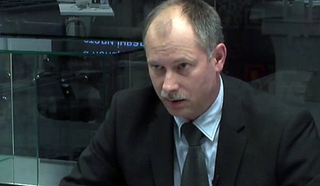 Военэксперт: ЦРУ надежно охраняет Фирташа, чтобы он не выпил кремлевского чая с полонием