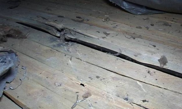 В Киеве из гранатомета обстреляли дом: опубликовано фото