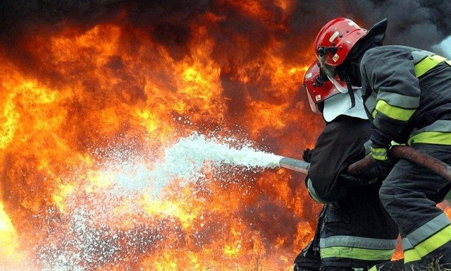 В страшном пожаре в Киеве сгорели заживо два человека