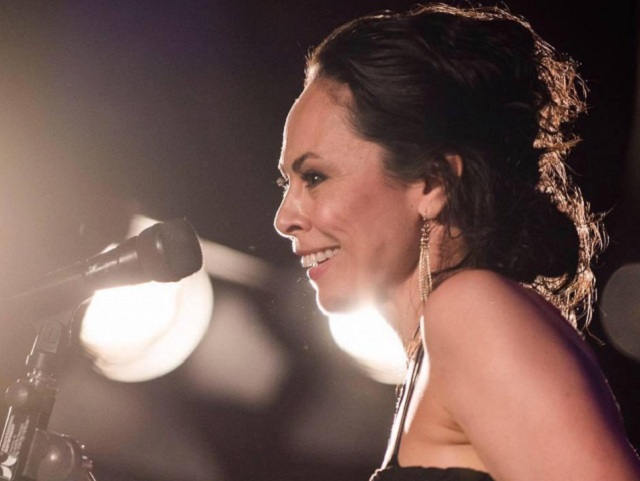 Жена мэра Киева Наталия Кличко спела в ресторане на свой день рождения