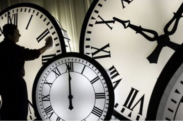 Украина снова переходит на летнее время