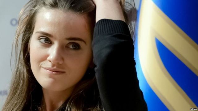 Без ухвали суду, але зі спецназом: ексклюзивне відео з обшуку квартири Марушевської