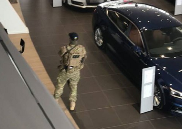 Правоохранители обыскивают одесский центр Audi