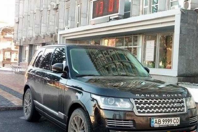 «Автівки мера Вінниці не існує», – головний коп Вінниці Редван Усеінов