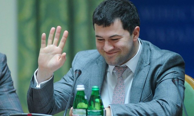 Судді, готові ухвалити сьогодні рішення щодо Насірова — закінчились. У них вихідні, відгули, загули чи ще щось — журналістка