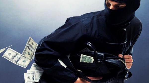 В Буче у бизнесмена в доме "отжали" миллионы