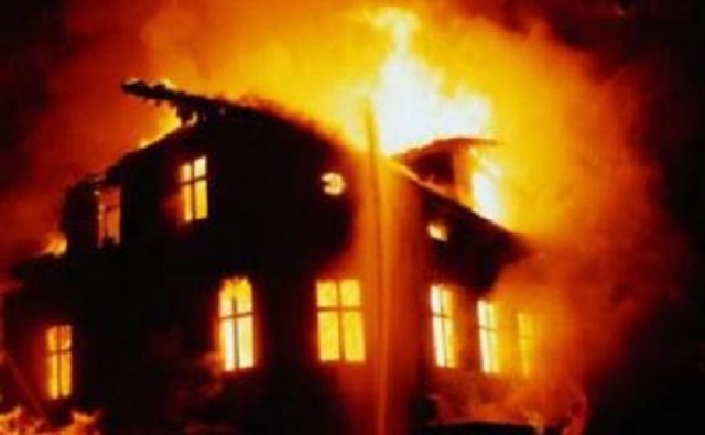 В оккупированном Донецке жарко. Взрываются и горят дома яростных противников Украины