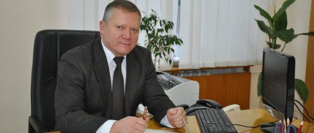 Госсекретарь Минэкологии Геннадий Дмитренко крышевал конвертцентры и “засветил” 1,9 млн