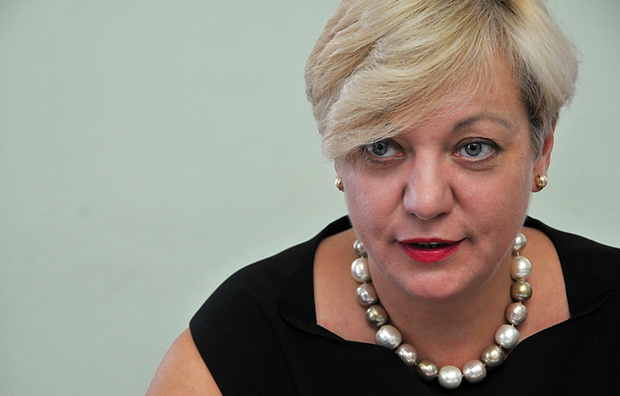 У Гонтаревої хочуть знімати гроші за комуналку з карток українців