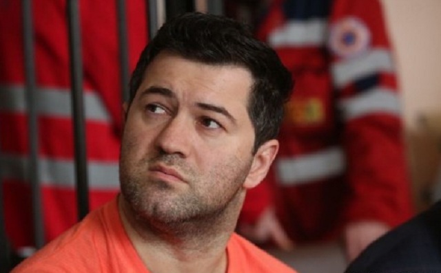 Визначилися з суддями Насірова