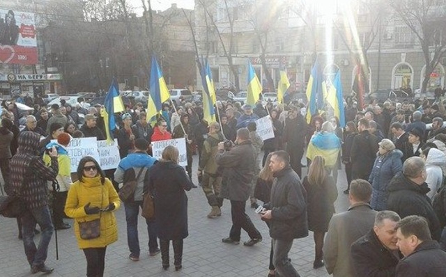 Жители Краматорска вышли на митинг в поддержку блокады