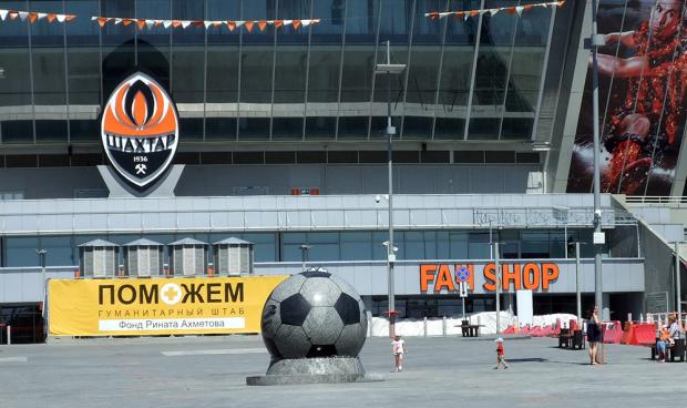 «Скоро придется отсюда выезжать, чтобы тупо выжить»: Донеччани обурені "націоналізацією" гуманітарки