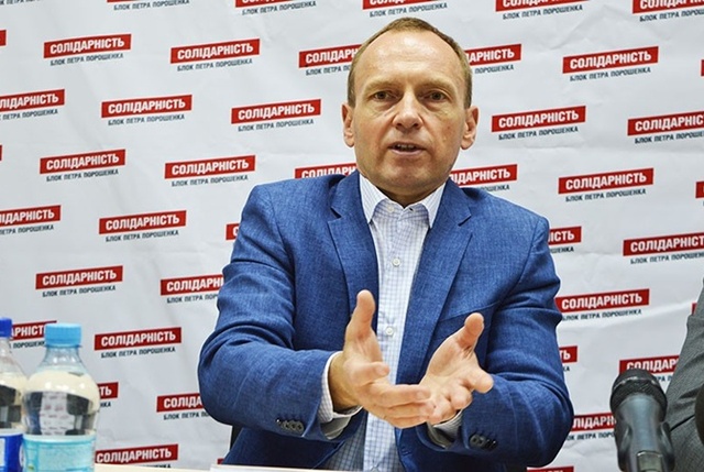 Мер Чернігова почав матюкатися на комунальників на засіданні міськради