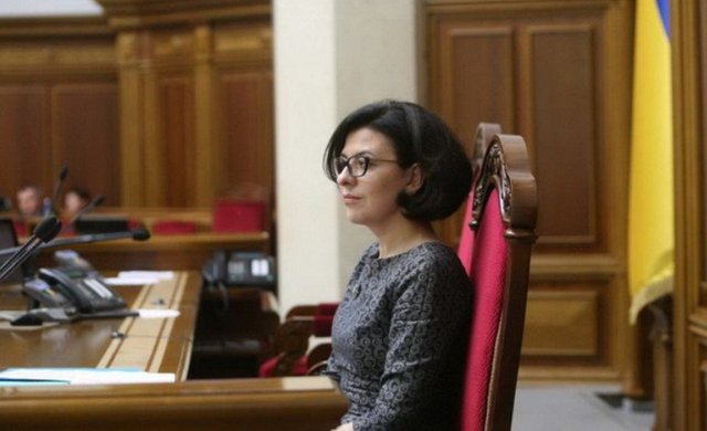 С таким парламентом и врагов не надо