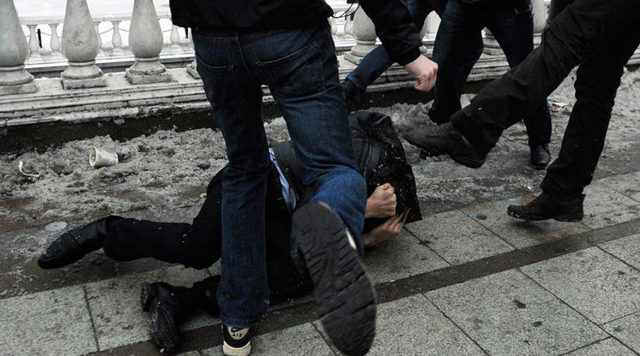 Бандити жорстоко побили депутата Київоблради Василя Цвика