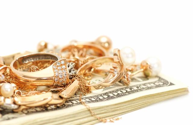 У Києві виявили масу ломбардів з краденими речами