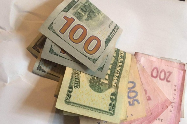 Чиновников Ивано-Франковской ОГА обвиняют в растрате 4 млн гривен при закупке медоборудования