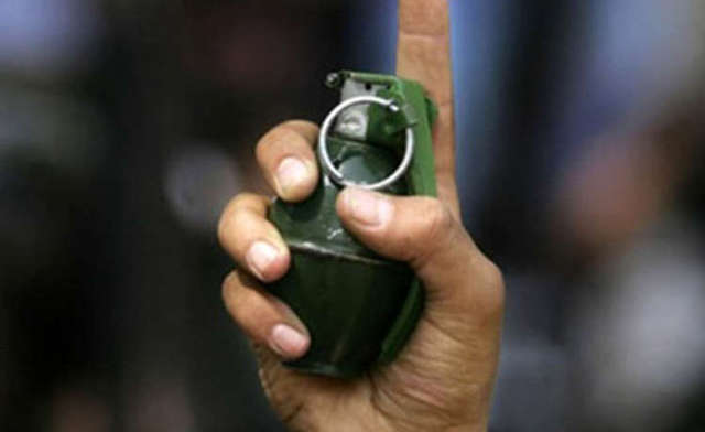 Мужчина, угрожая гранатой, украл из кредитного учреждения в Харькове 3500 грн