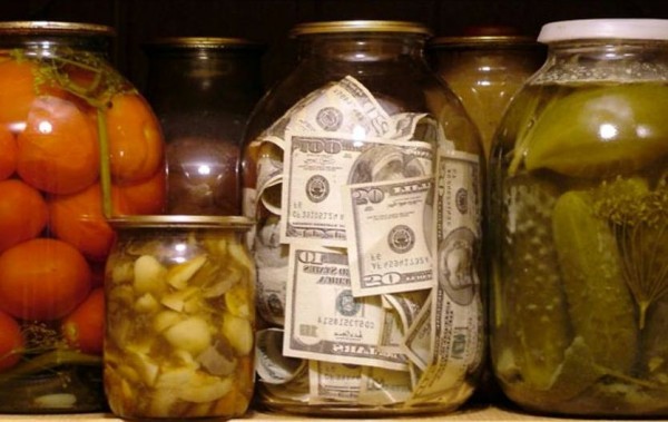 Ярош хранит под подушкой 2,7 млн грн