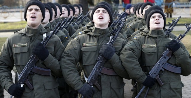 На улицы Киева вышли тысячи бойцов Нацгвардии