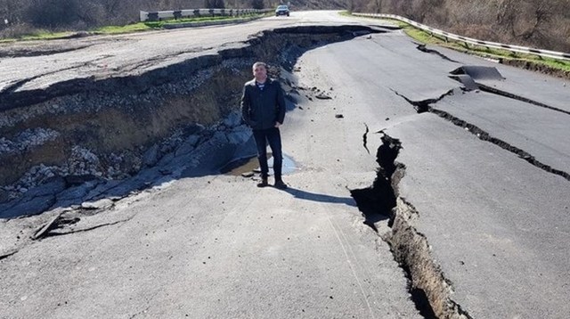 Появилось шокирующее фото дороги в Крыму