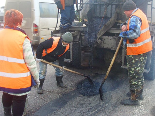 Омелян рассказал, сколько денег надо на европейские дороги в Украине