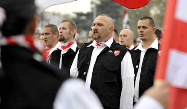 Угорці Закарпаття проти української мови