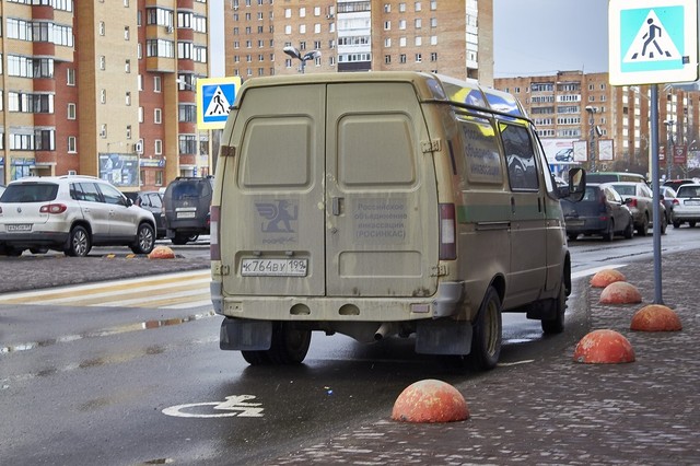 Ограбление инкассаторов в Киеве: появилось видео с моментом нападения