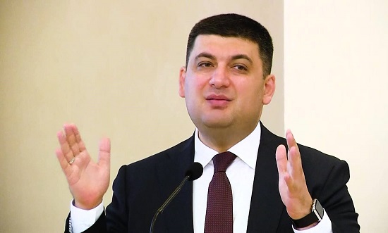 Тендеры для родственников и невыполненные обещания. Путь от несовершеннолетнего директора до юного премьера