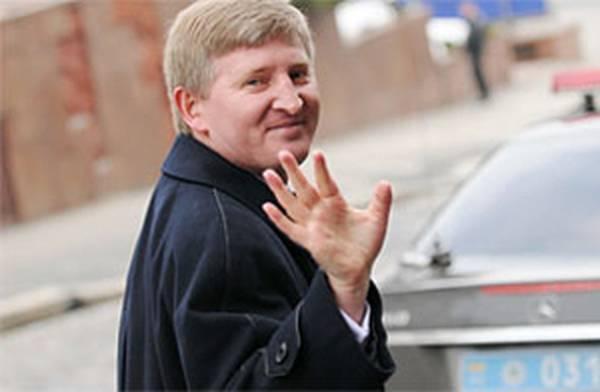 Ахметов уволил каждого третьего сотрудника "Шахтера"