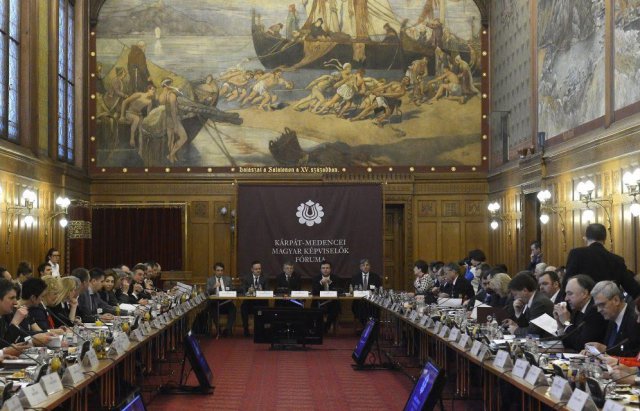 Венгрия готова поддержать венгерские автономии в странах-соседях