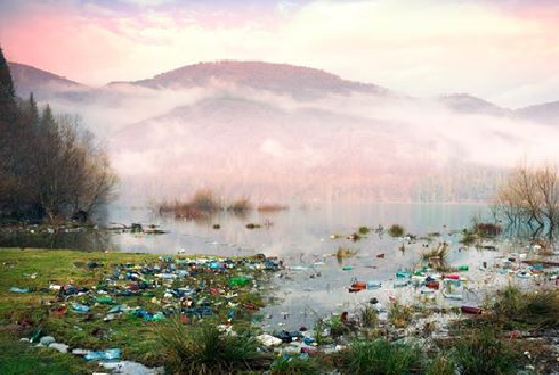 Горы мусора в Закарпатье. Фотограф показал, как местные жители загрязнили заповедник