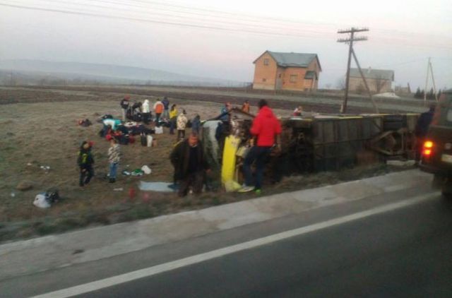 Автобус из Беларуси попал в масштабное ДТП на трасе Львов-Буковель: есть жертвы