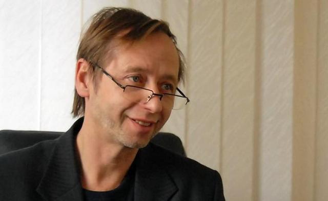 У власти начались судорожные метания и конвульсивные спазмы - журналист