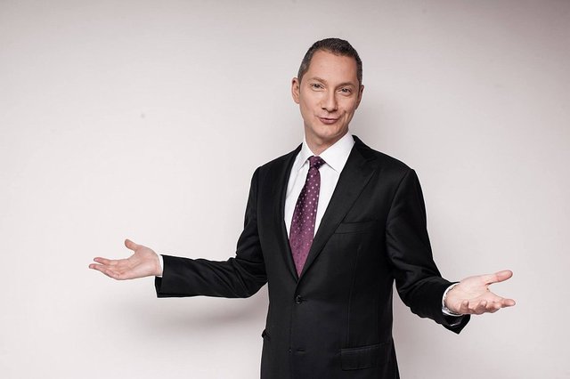 Борис Ложкін задекларував колекцію картин, книг та бігову доріжку