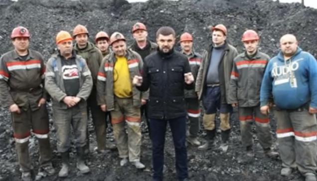Панове Порошенко/Гройсман/Насалик, ми з простими роботягами-гірниками шахти №10 «Нововолинська» передаємо Вам послання
