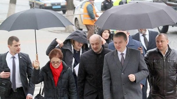 Держатель зонтика мэра Винницы прославился в сети