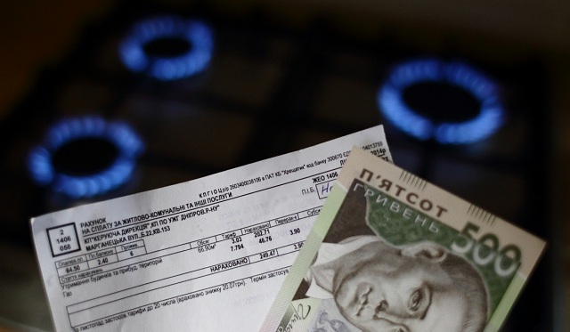 Порошенко предлагает автоматически снимать деньги со счетов граждан за долги по коммуналке