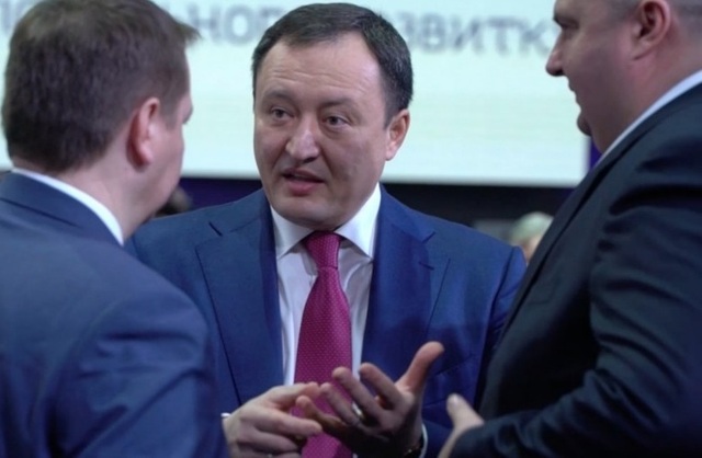 Дитячий світ: Мальдіви та Гуччі дітей посадовців