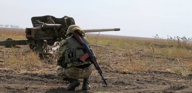 АТО: Боевики накрыли огнем позиции ВСУ около Мариуполя, ранены 5 бойцов