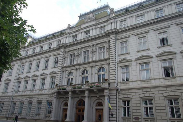 У Львівській міськраді таки назбирались голоси, щоб віддати землю братові Медведчука. Хто голосував «за»?