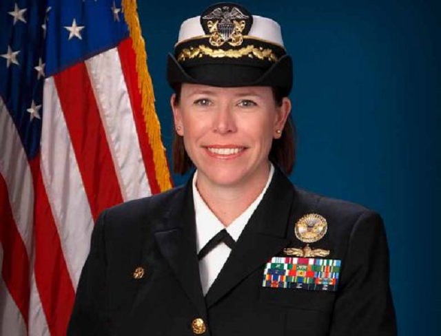 Кораблем, который открыл огонь по авиабазе в Сирии, командует женщина