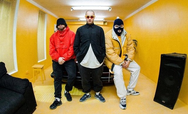 Украинские активисты призвали бойкотировать концерт группы «Грибы» из-за гастролей в РФ